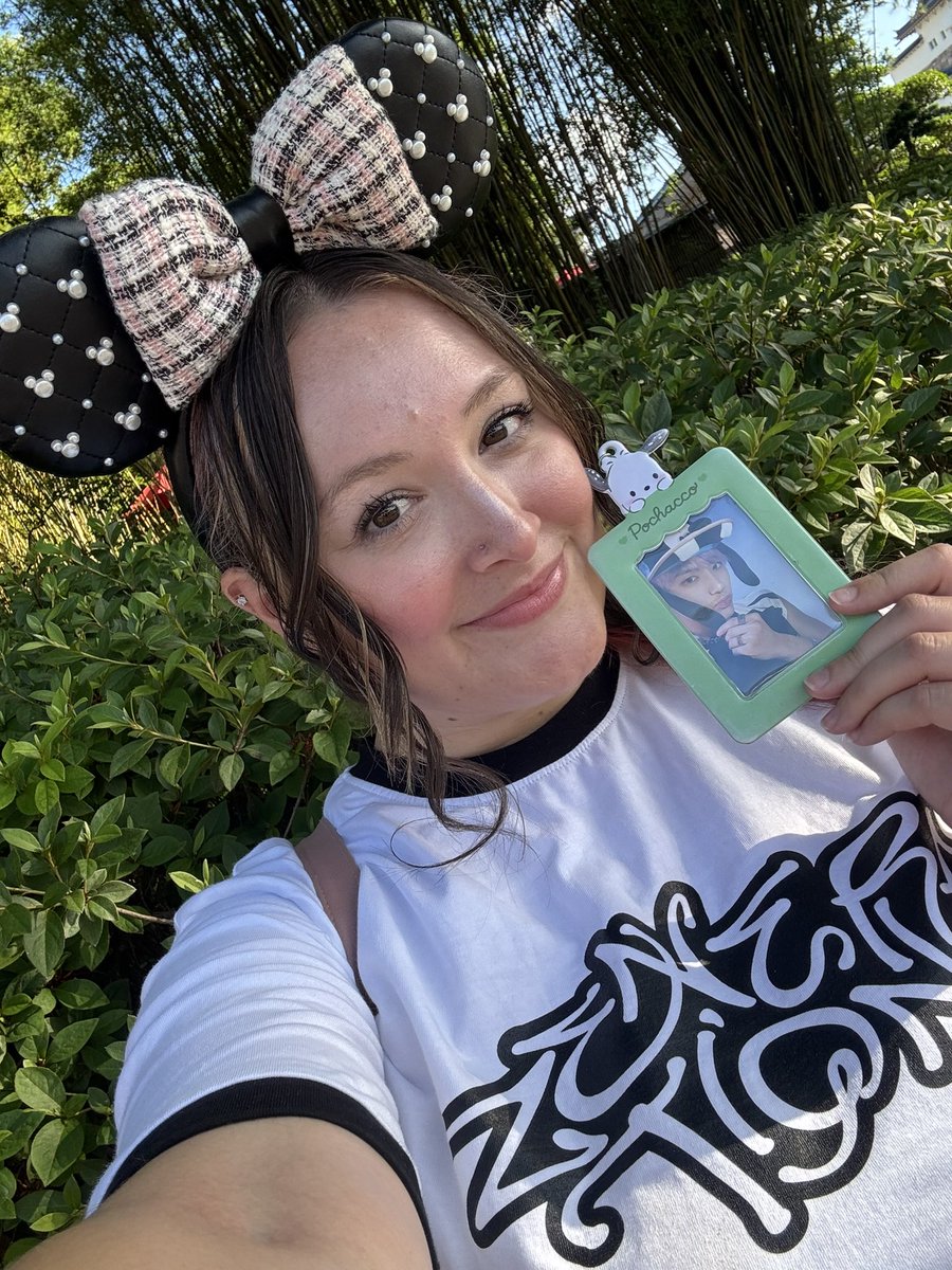 lerfectvernon's tweet photo. Disney dates with my luv 💗

#theboyz #tbsd #deobiselcaday #thebselcaday #thebshot #eric #EricSohn #FindingDeobi #DEOBI @EricSohn_S2 https://t.co/1H1sBUK2nj