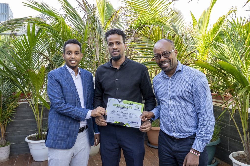 SomaliDRB's tweet photo. (2/2) On the final day of the training, participants were awarded with certificates marking the completion of their training. https://t.co/3hTIgsRA9t