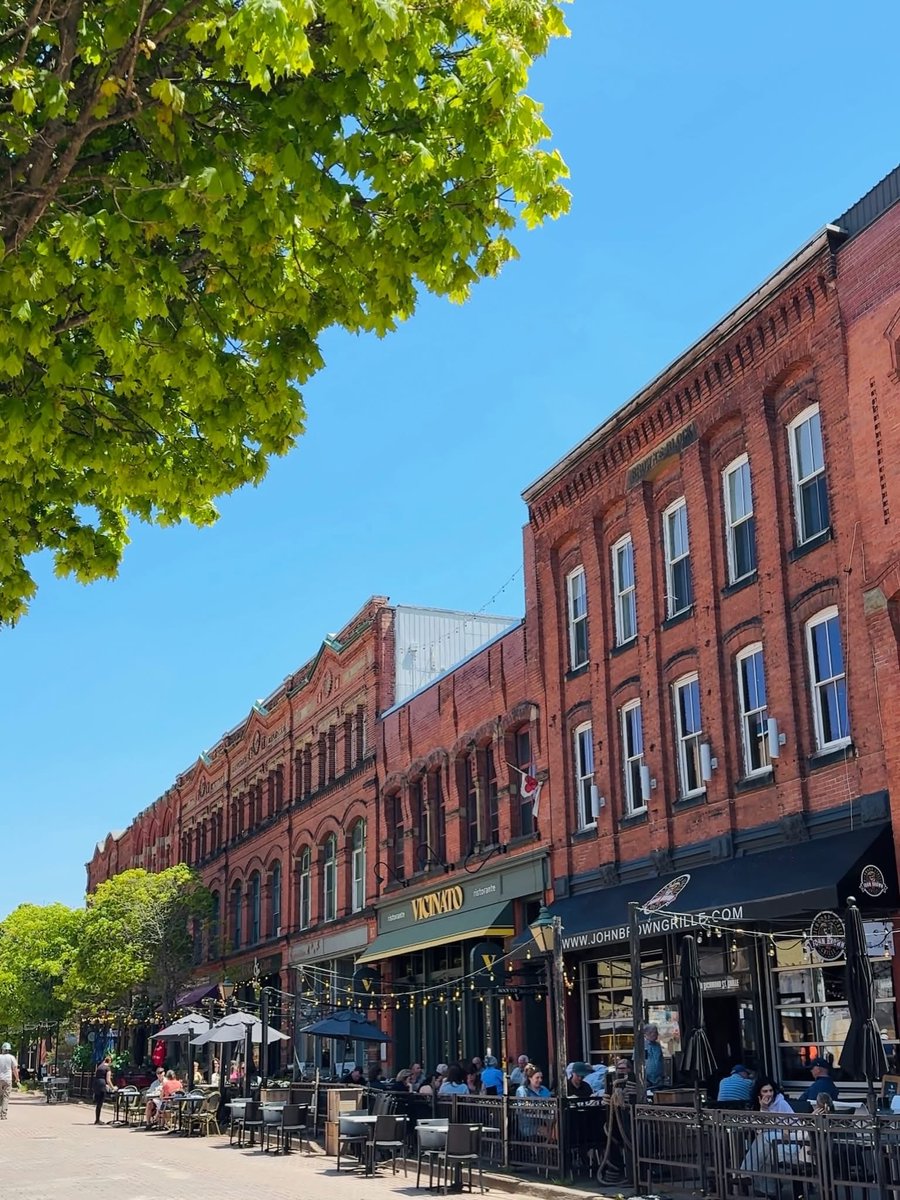Downtown_Chtown's tweet photo. The sun is out and the patios are calling☀️

There’s no better place to soak up the sunshine than Downtown Charlottetown. Grab a seat and make the most of this beautiful day.

See you Downtown👋

#downtowncharlottetown https://t.co/FUyI2QaMOb