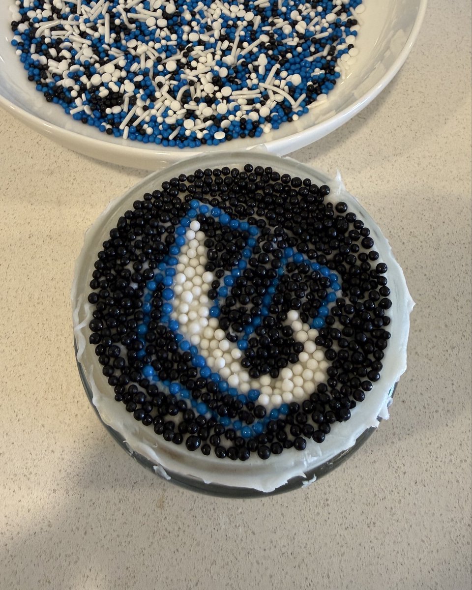 utahmammoth's tweet photo. “We have dot cakes at home”

The dot cake at home: https://t.co/hfdNtJRvdV