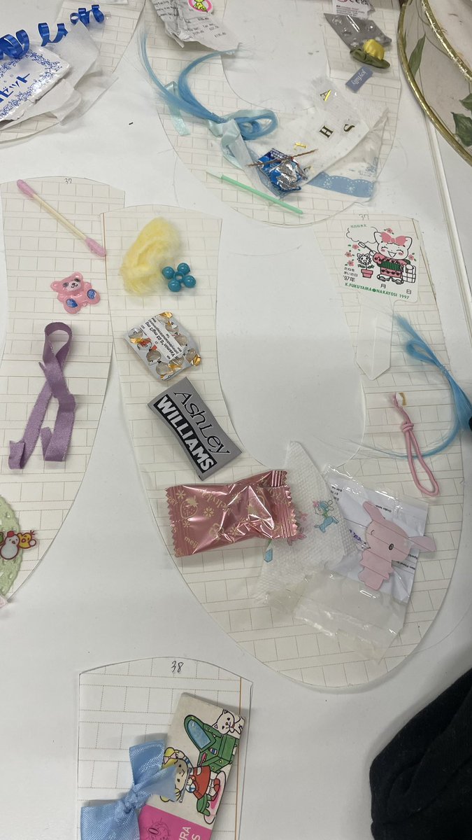 imasa0205's tweet photo. ロンドンでは沢山ゴミとかわいいものを調合しておりました。

もうすぐ日本に戻ります👒はやくモノづくりしたいな https://t.co/OrYnzmRypp