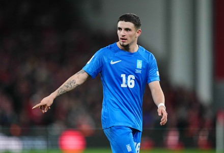 ScoutScope_'s tweet photo. Christos Zafeiris (5'8" 23y/o) is an interesting CM/#6 who should be on top clubs radars. Very comfortable with the ball at his feet. Similar profile to Y.Ayari / Mac Allister. Looked technically a level above in the first half vs Sweden today. Press resistance + breaks lines 🇬🇷 https://t.co/p5kvZCNWR7