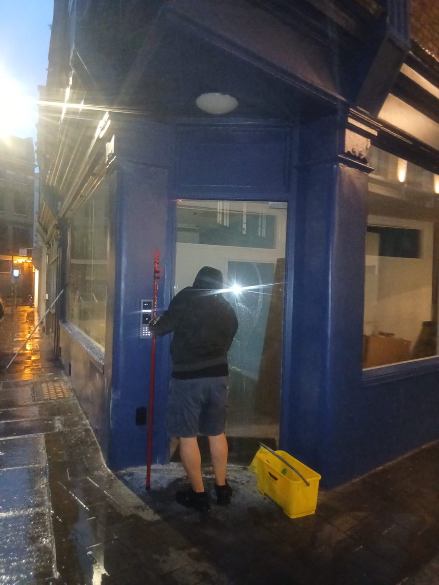 EfficientCleans's tweet photo. Commercial Window Cleaners in Spitalfields, London, E1 

Look at those windows shine🌞

Contact us for a Free Survey &amp; Quotation for your Building. #windowcleaning #windowcleaners #efficientcleaning
https://t.co/ZOeto8YryW https://t.co/vzBQbNZyof