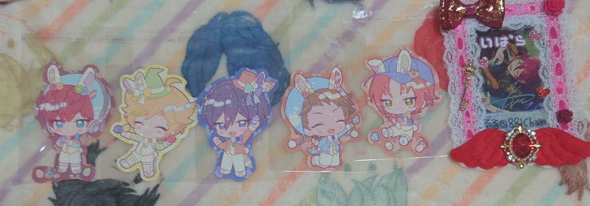 881Chan's tweet photo. @xxx あんスタ アニカフェ とるパカ ハート 缶バッジ ステッカー 周年 交換

譲)零 泉 ジュン 日和 レオ 司 夏目 薫 みか こはく 藍良 颯馬 なずな 敬人 宙 光 一彩 北斗

求)アクスタ ライカ
前髪クリップ カンナ エス ライカ
同異種 茨 桃李 ユメ Eden エスプリ

他キャラも求めてる場合あります https://t.co/Ah9eVNyFZK