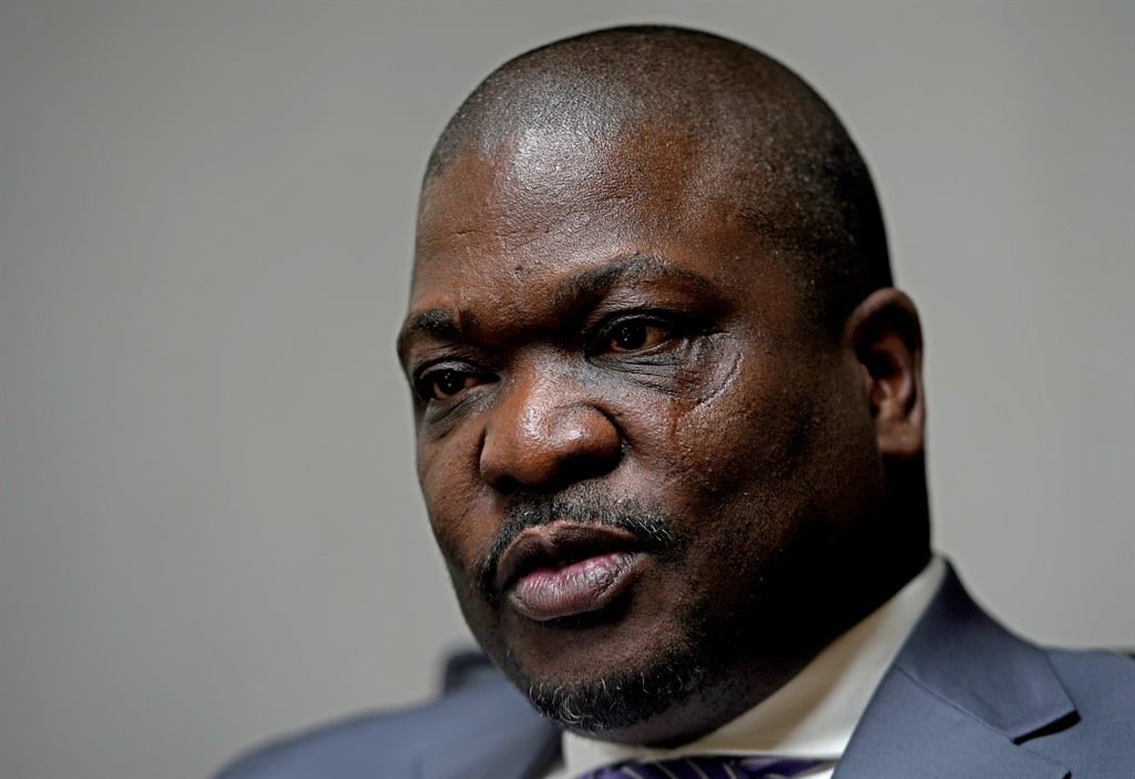 AyeeNdeM's tweet photo. ANC idiot!   They expect the EFF to support their corrupt budget!  

These are the same people that boosted that EFF has no power!  

They worked tirelessly to bring the DA and ActionSA in Ekurhuleni government in order to minimise the EFF role!  

Now these idiot are crying like chickens because the have failed to pass an illegitimate budget!