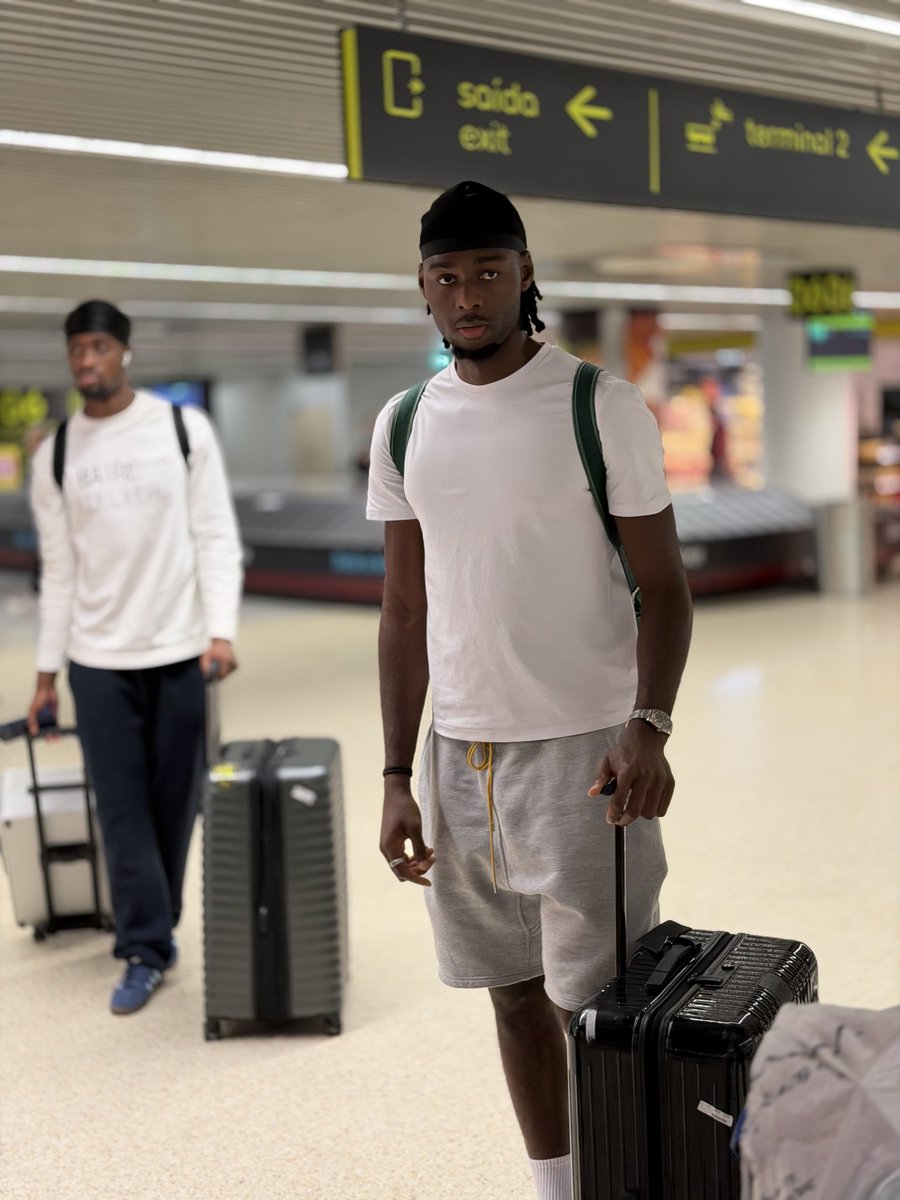 PoojaMedia's tweet photo. Super Eagles arrives Portugal &amp; will face Portugal to test if they are ready to win the tournament. 🔥🇳🇬 https://t.co/HQwm6qaPPZ