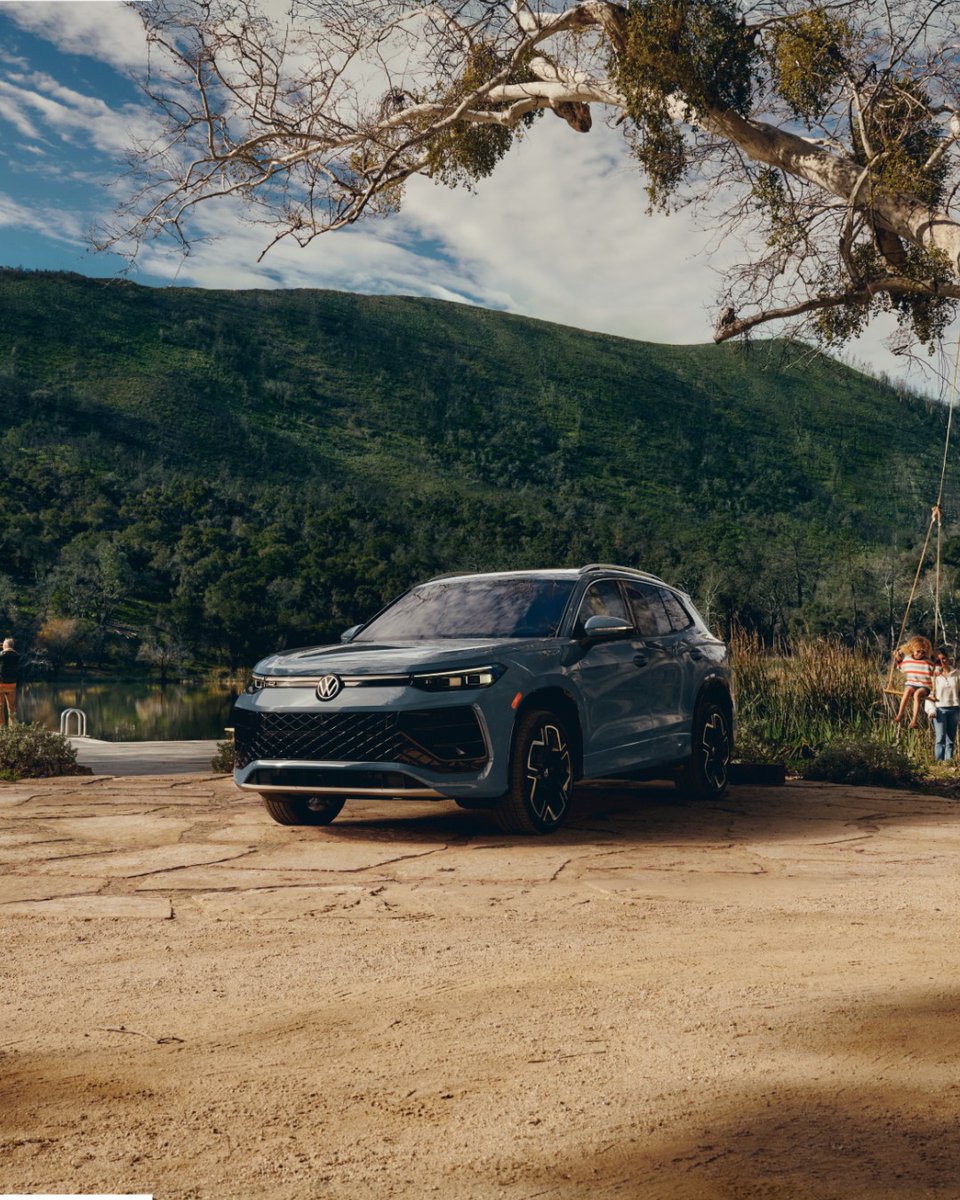 RHBVW's tweet photo. Wherever summer takes you, the Volkswagen Tiguan is ready with roomy seating, advanced tech, and flexible space to help you make memories. Let us help find your Tiguan at Riverhead Bay Volkswagen: https://t.co/zX0JOOvB82 https://t.co/6IQKD6HlBM