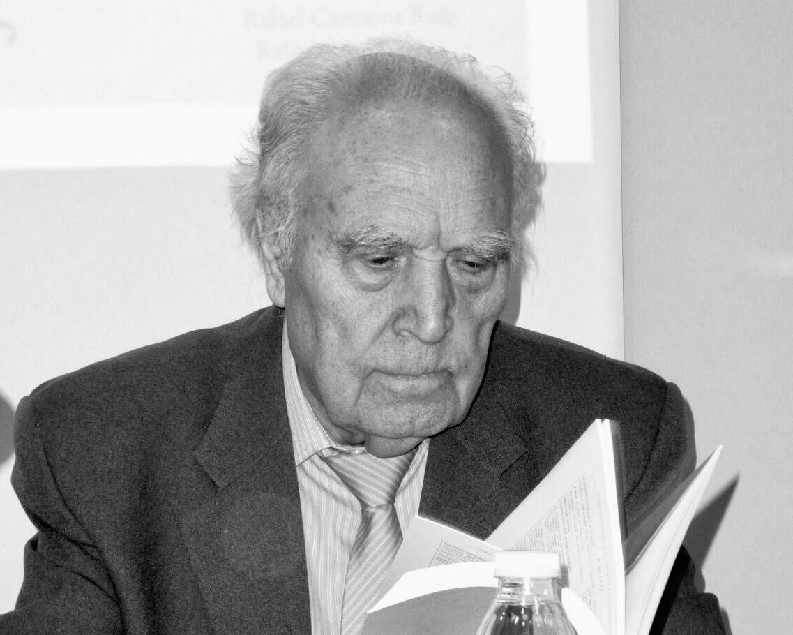 Mjesusserranoj's tweet photo. Lamento profundamente el fallecimiento de Rafael Ruiz Arjona.

Su amor por Baena quedó reflejado en su trabajo como investigador, escritor y divulgador de nuestra historia. Gracias a su dedicación, una parte importante de la memoria de nuestro pueblo queda preservada para las generaciones futuras.

Mi más sentido pésame a su familia, amigos y seres queridos.

Descanse en paz.