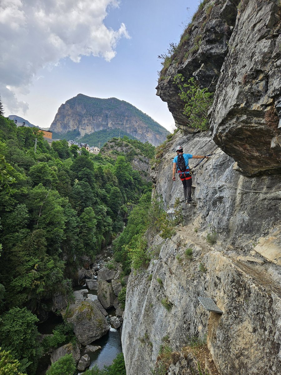 AlFiloInfngible's tweet photo. Flow sobre roca ⛓️

📍VF El Escuacho (K4)

#vf https://t.co/7T6GOp5GXF