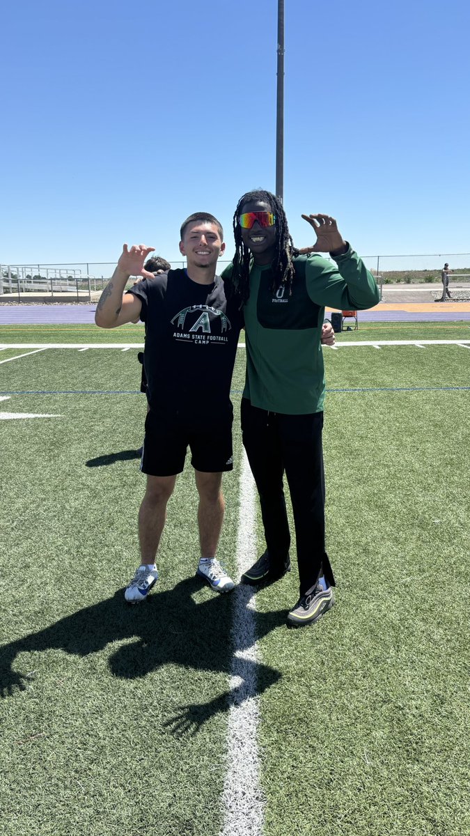 Jr_Juanluis2's tweet photo. Had a great day at @adamstateFB camp.
It was an honor to meet Coach Gallas.
@CoachGallasASU @Coach_Kizewski @CoachByrd916 @warriorqbcoach @Coach_GraffJord https://t.co/P4zEk5i4bP