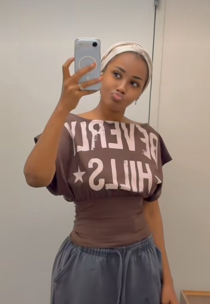 Halifa_Babaali's tweet photo. What's wrong with aunty Hadiza???

Gabon 2020.               Gabon 2026 https://t.co/X6n50o1cz1