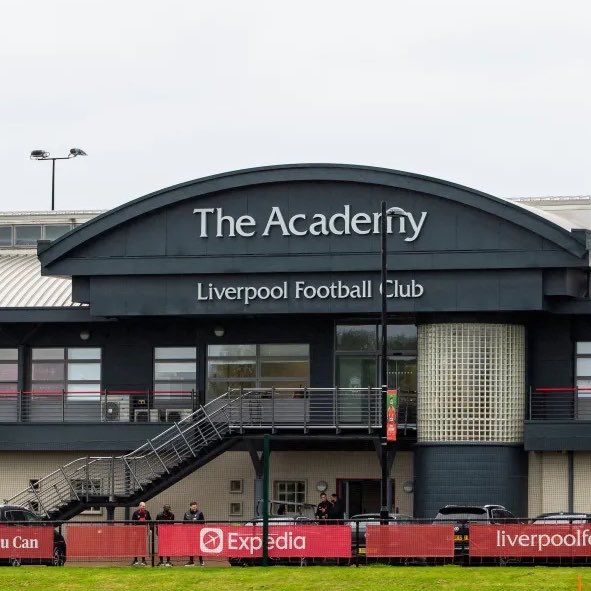 LFCTransferRoom's tweet photo. 🎙️𝗤𝗨𝗢𝗧𝗘 - Andoni Iraola: 

"I want to get ready. Also with the World Cup being there, we will have a chance to work with especially with some of the young players, because a lot of senior players are out and arriving later because of the World Cup. I think it gives us the chance to know better the players from the Academy, some of the players that have been on loan, they will be important for the first part of pre-season, the American tour. I think it works very well for us, it gives us a lot of information before we take really decisions, before we start the season."
