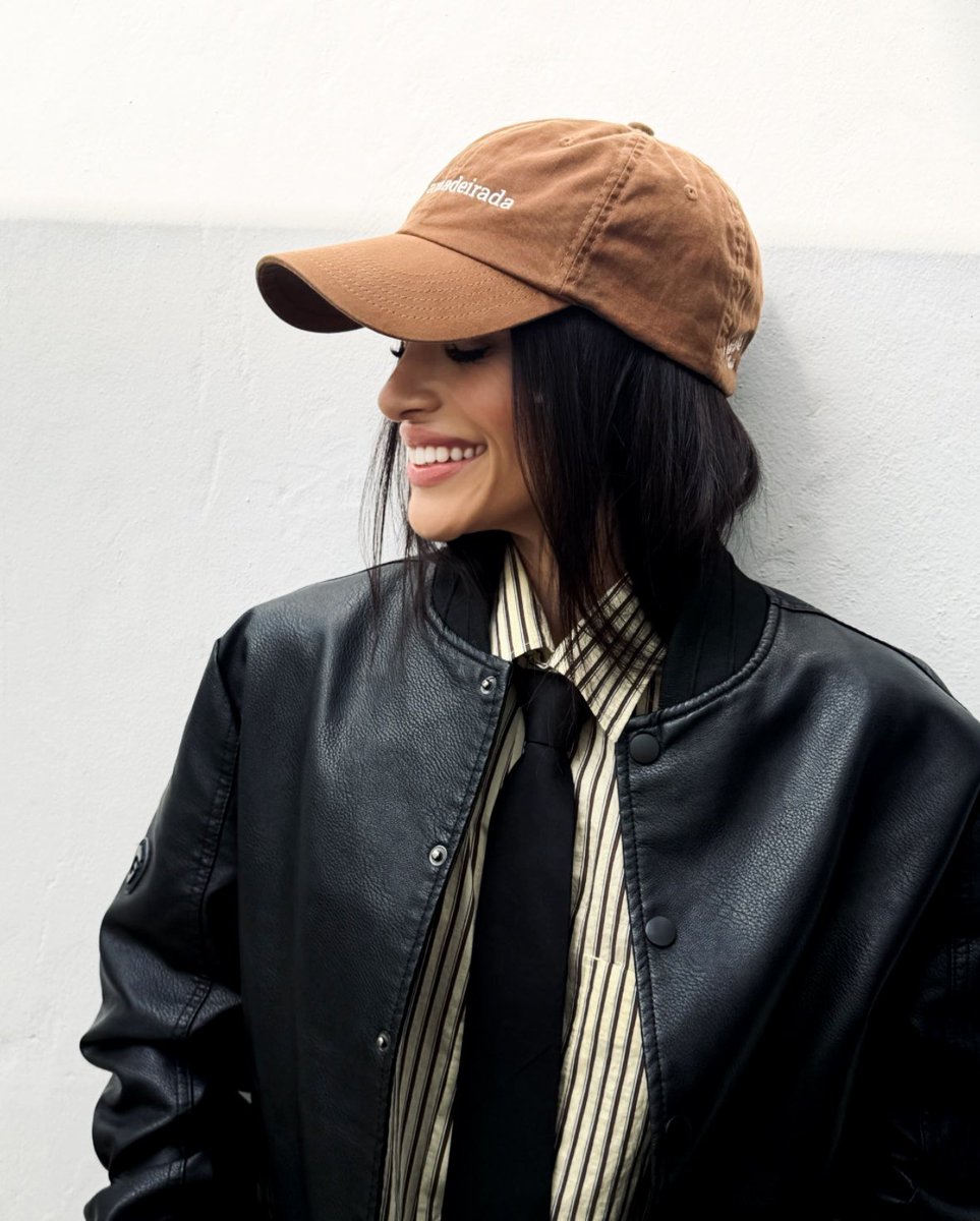 conectionfavs's tweet photo. comprei o drop lara e gostaria de saber se essa modelo vem junto no kit 😏 https://t.co/lo8fvqBSvX