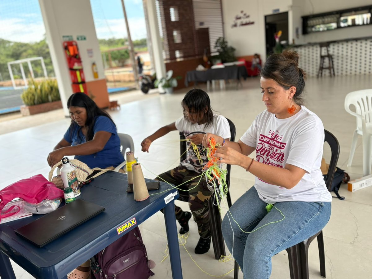 MinInterior's tweet photo. Durante la jornada, las mujeres del pueblo Jiw compartieron sus experiencias para construir de manera colectiva un Violentómetro contextualizado, una herramienta que contribuye a reconocer los distintos tipos de violencia y el nivel de peligro que representan https://t.co/nVU1ayZ4SN