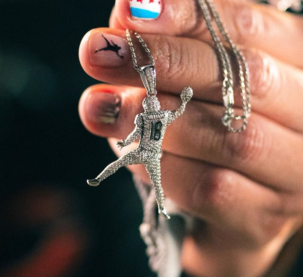 MaxMarkhamNFL's tweet photo. Caleb Williams was gifted this custom ICEMAN chain from Saracino Jewelry.

So cold. 😮‍💨🧊 https://t.co/RM4tQugAxW