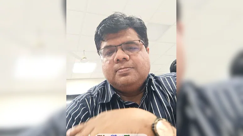 ndtv's tweet photo. Deputy Collector Arrested For Allegedly Raping Woman On False Marriage Promise https://t.co/KWrarS7YCg https://t.co/Qb6gh40QVX