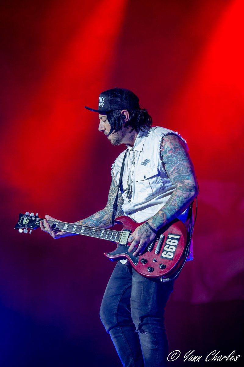 STCONightmares's tweet photo. Zacky V performing live onstage at the Val de Moine in Clisson, France for Hellfest Open Air 2018 - 23rd June 2018

📷: Yann Charles https://t.co/fSH4TRfH2F