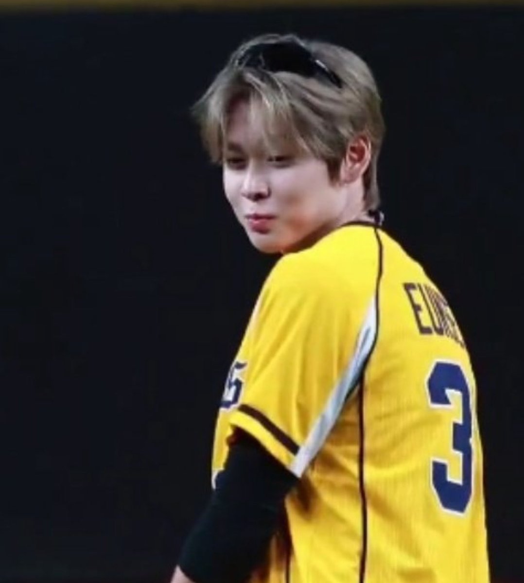 fl5lz's tweet photo. 물렁살젖탱이물만두자궁배아기배할아보지 병걸린염소같던데 그래서 정병왔니? 그래도 은석애미면 은석이만 빨아야지 개억싸면서 ㅇㅈㄹ하면 죽이고싶지 https://t.co/0pvZuVVn3b