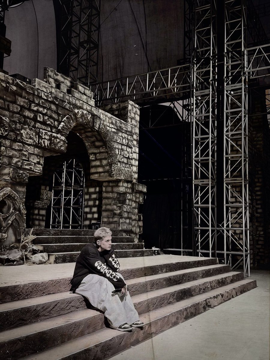 teefortey's tweet photo. Stell as your prince charming waiting for you by the castle stairs… https://t.co/m5HYaKbH5l