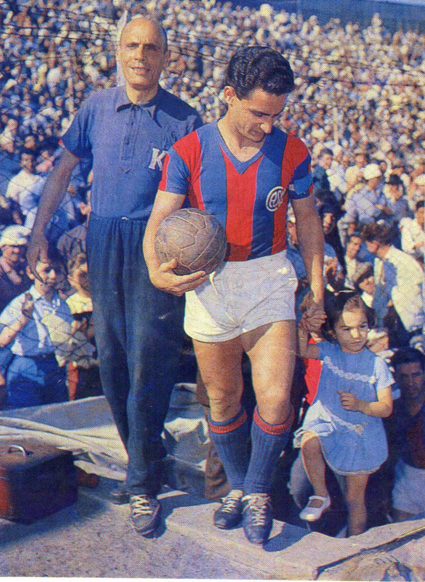 fedegiannetti93's tweet photo. El Nene fue mucho más allá de hacer historia. Él escribió LA historia. Las repercusiones por su partida lo dejan más claro que nunca. Se fue un emblema azulgrana. El superhéroe de millones. Si los goles son amores, fue un regalador serial de amor. Y nada puede superar eso. 💙❤️ https://t.co/EbTokrJWQg