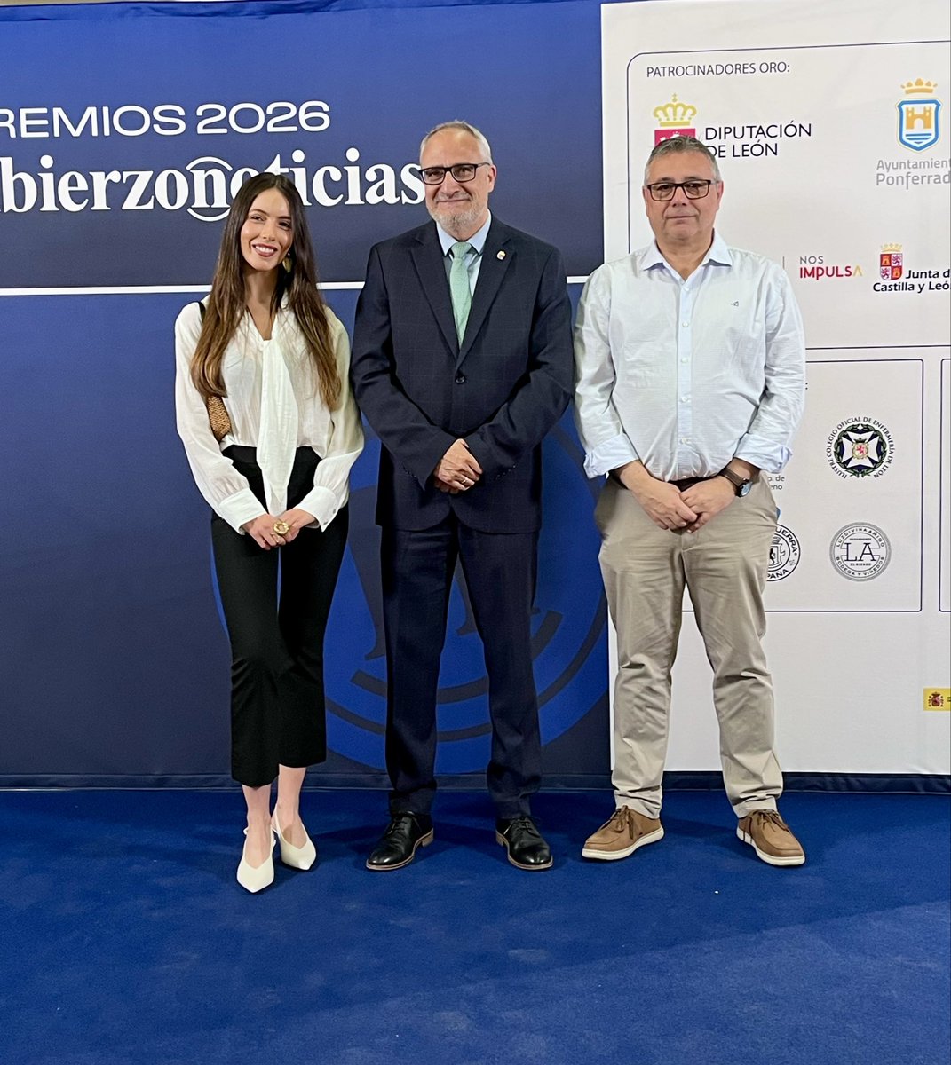 PSOEPonferrada's tweet photo. 📰 Hoy nuestro portavoz Olegario Ramón y los concejales Claudia Alba y Andrés Gabella han asistido a los premios @ebncom 

Una gala para poner en valor el Bierzo, su enorme talento y la prensa cercana a los vecinos.

🏆¡Enhorabuena a todos los premiados! https://t.co/0PnBs1edkY