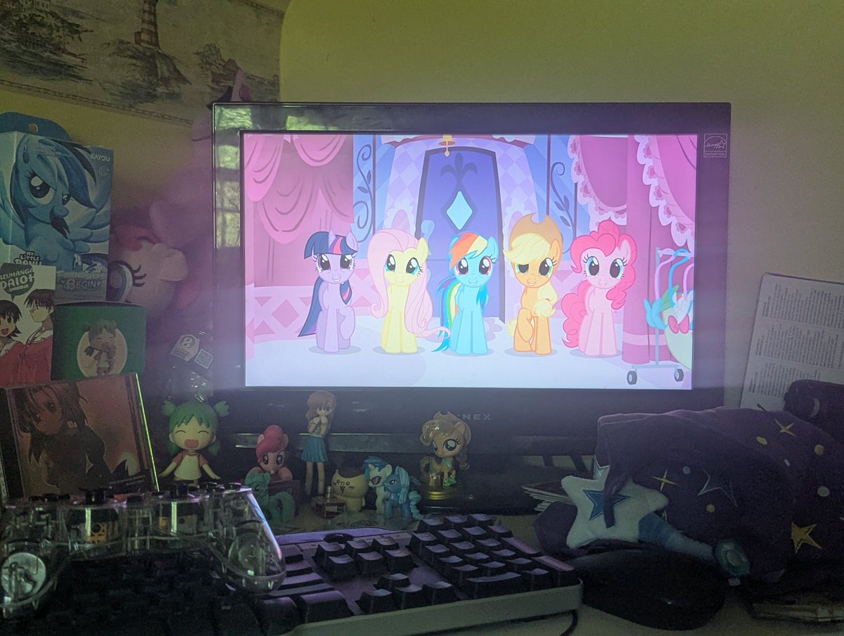 trixtoko's tweet photo. im failing 2 classes and school ends in 12 days and im staying home to rewatch my little pony, is it over for me? https://t.co/WQOE2Tfxs6