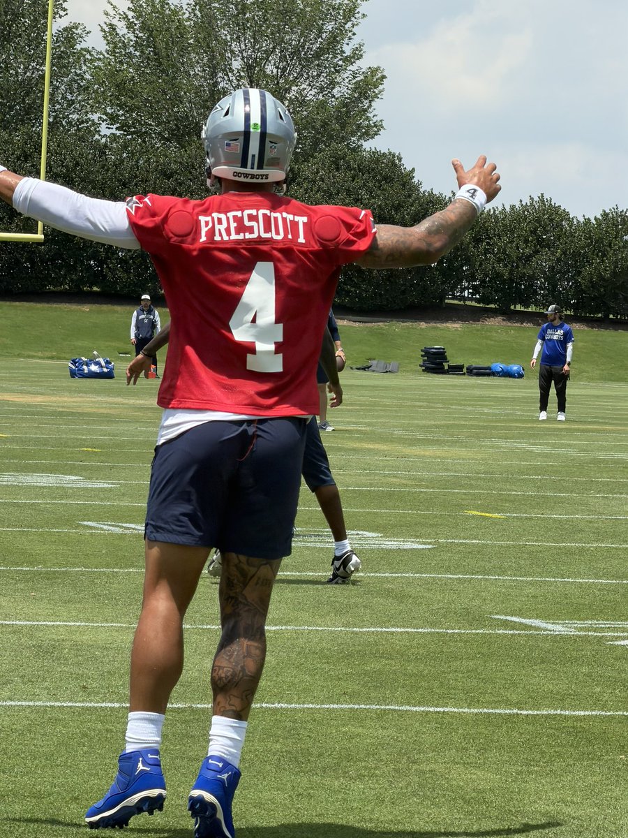 DLLS_Cowboys's tweet photo. QB1 https://t.co/Fu78goTwWZ