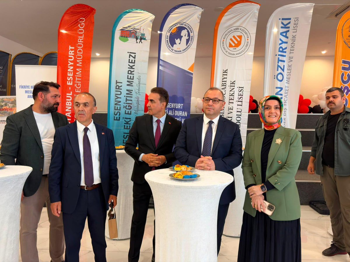 AytulumY's tweet photo. 📍Mesleki Eğitim Tanıtım Fuarı
“Dene, Keşfet, Meslek Lisesi ile Üret" başlıklı mesleki tanıtım fuarının açılışına  Kaymakamımız Sayın Fatih Çobanoğlu, İlçe Millî Eğitim Müdürümüz Tayfun Özyolcu ile birlikte katılım sağladık. https://t.co/Xy7EX1vin9