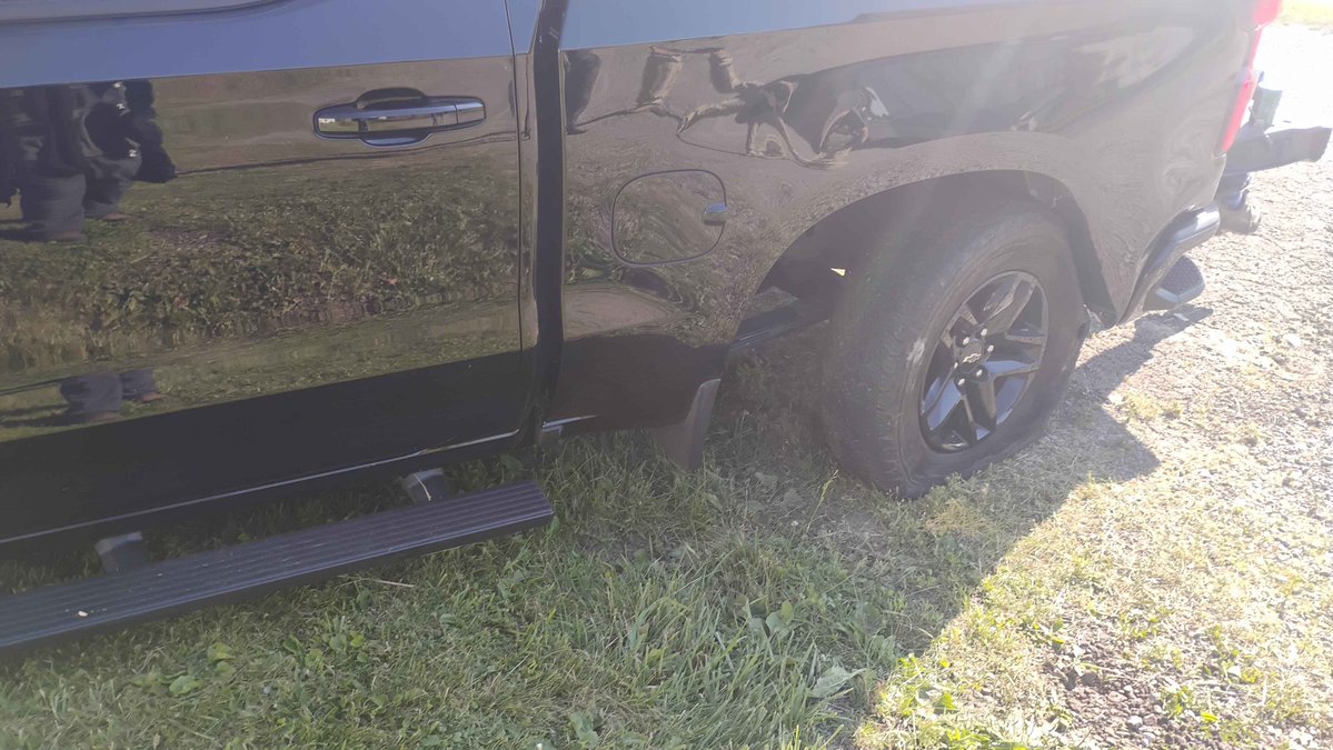 MoxxieMaxxing's tweet photo. In addition to my last post I wanted to remind everyone that I do take mod commissions, and I need them more than ever as I had gotten into a car accident yesterday with someone running us off the road and will need to find ways to get some extra cash to help my family (1/2) https://t.co/DRG903FjHy