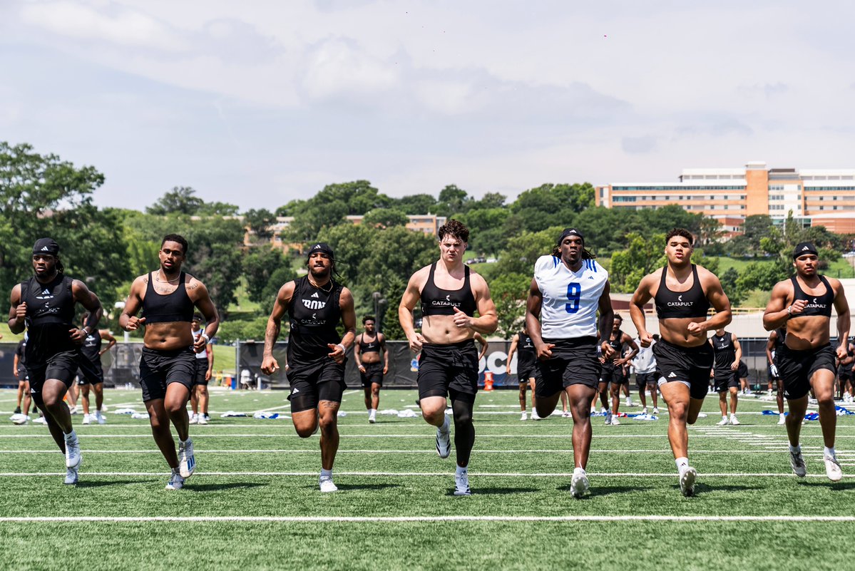 KU_Football's tweet photo. Grit. 📈 https://t.co/WfQdf9yNci