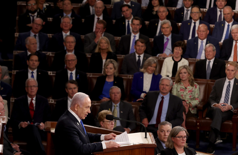 JQmonarca's tweet photo. @DeniseDresserG El Trump actual es un pedófilo al descubierto controlado por Netanyahu y el loby sionista del congreso de EEUU que quieren que siga la guerra de exterminio en medio oriente. https://t.co/zyGCXlJL8v
