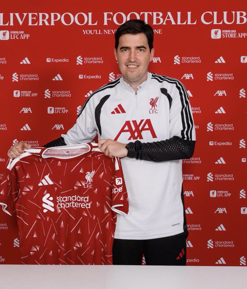CELfc97's tweet photo. This fella is gonna win us everything and you cunts can bookmark it. The commitment he has to a job is something so special. I wanted him to replace Klopp but now he’s replacing Arne Slot. Welcome to Our club mr Andoni Iraola ❤️🇪🇸
#LFC https://t.co/hFYP89Xern