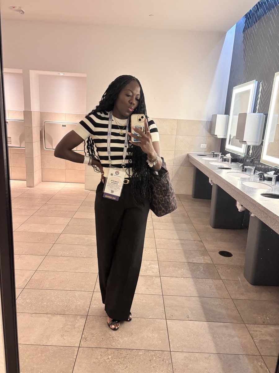 CoachTee10's tweet photo. Dress like a leader. 
Speak with confidence. 
Work with purpose. 
Lead with integrity. 
THSADA 2026 did not disappoint.  
#WomenInLeadership https://t.co/lX126MN7XK