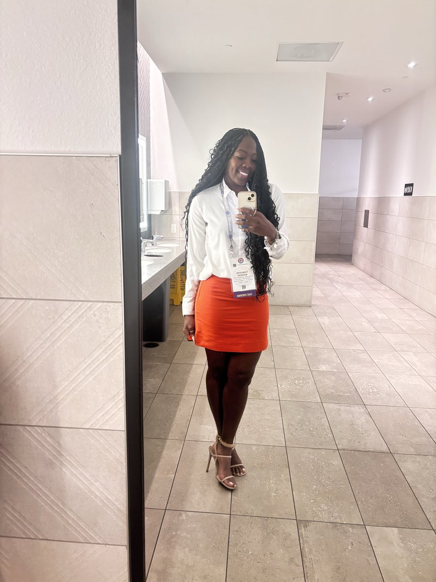CoachTee10's tweet photo. Dress like a leader. 
Speak with confidence. 
Work with purpose. 
Lead with integrity. 
THSADA 2026 did not disappoint.  
#WomenInLeadership https://t.co/lX126MN7XK