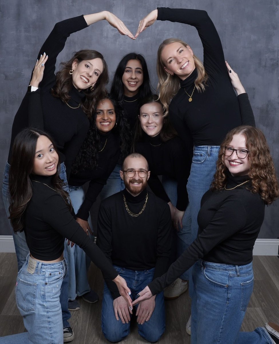 uabneurores's tweet photo. IT’S GRADUATION DAY!! 🎉🎉🎉

The Class of 2026 has been on many adventures together over the last four years, none more iconic than their JC Penney’s photoshoot. 

Ladies and gentleman, THE Class of 2026!
#neurotwitter #uabneurores #neurology https://t.co/WIbtPNu02e