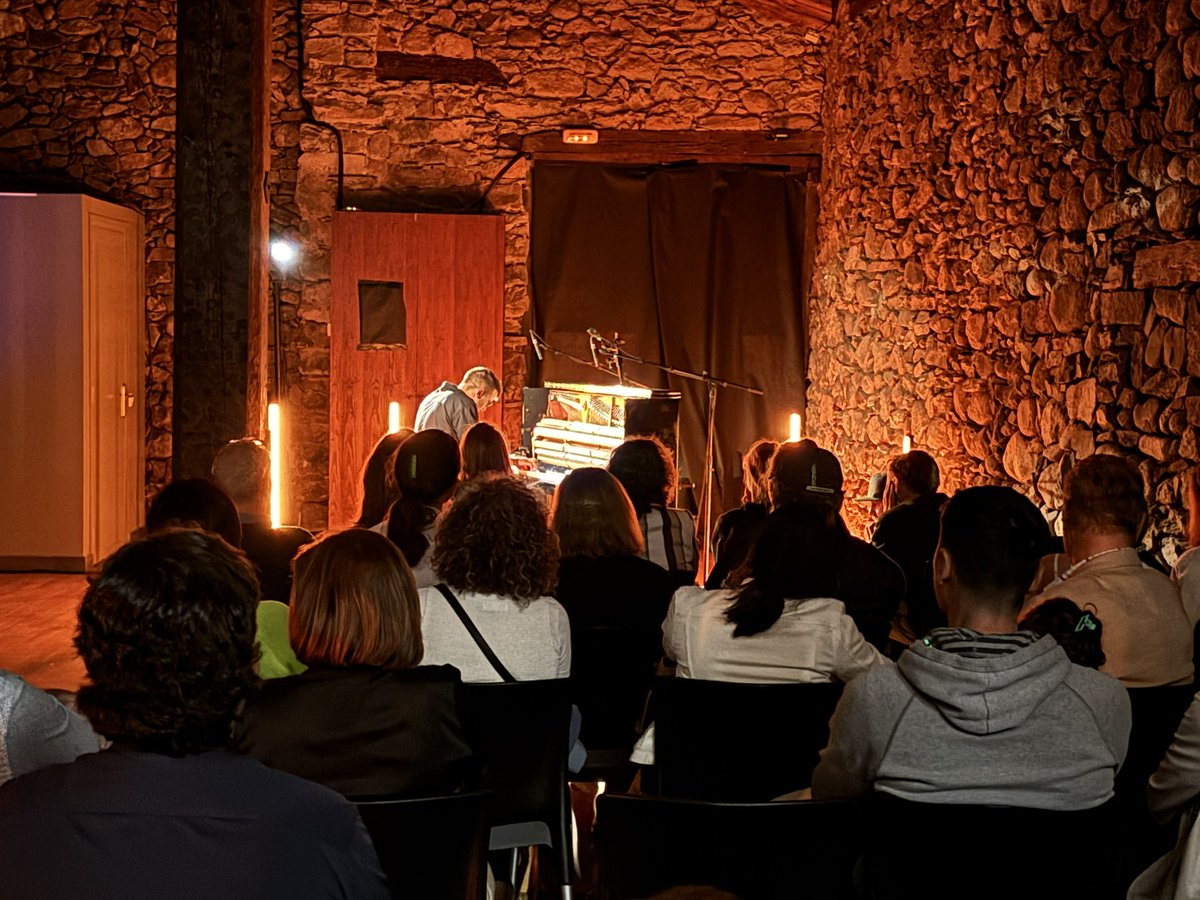 SemmRecords's tweet photo. Èric Rossell ha presentat el seu disc de debut avui a Cal Paleta d’Escaldes-Engordany.

Llegeix aquí la crítica del concert 👇🏻

https://t.co/M9bxx6GMqH https://t.co/gA4NigRqon