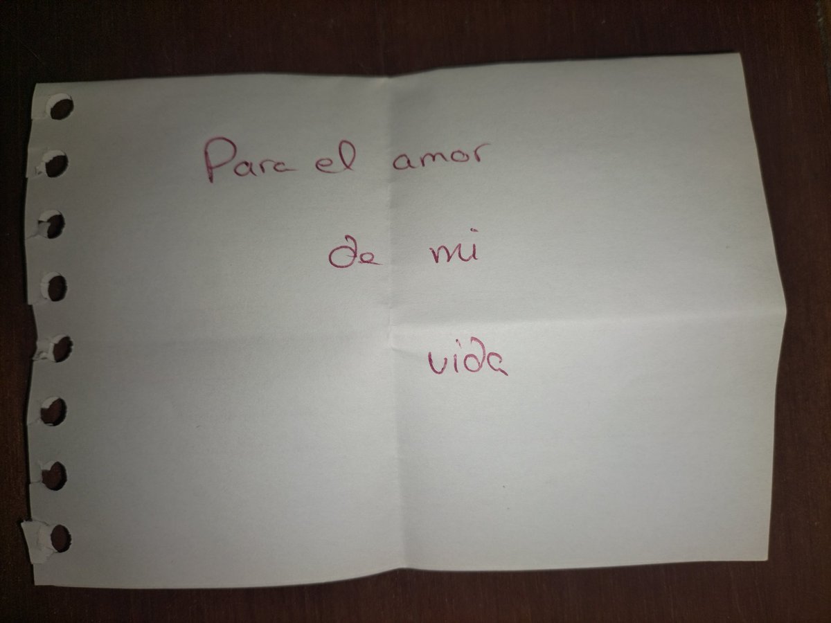 andrewknightra's tweet photo. Hay cositas que te alegran el día completo aunque en el trabajo aveces es medio pesadito pero con la loncherita hecha por mi mujer y con esta notita hermosa eres la mejor mi amorcito @AshkiiTo gracias a ti soy más feliz
Envidienme tengo la mejor novia y casi esposa del mundo https://t.co/oHksRrfamI