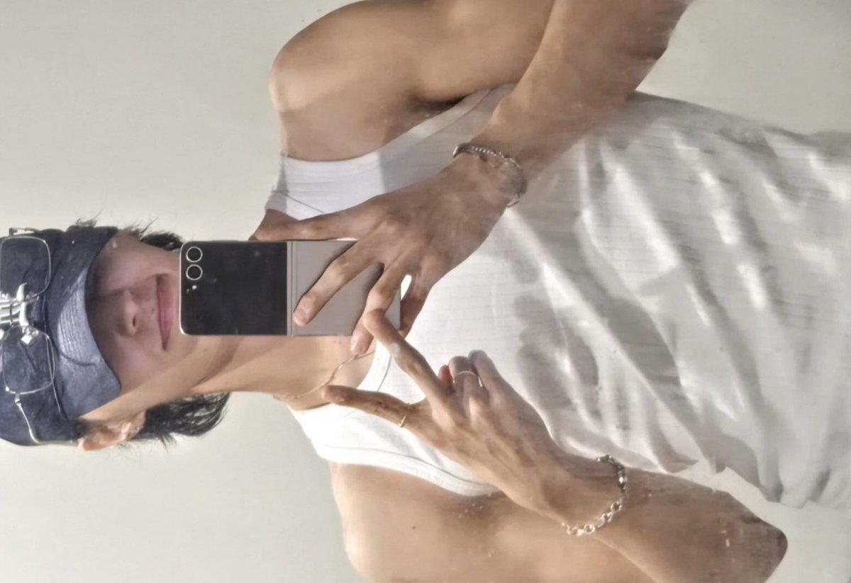 booburries's tweet photo. เสื้อกล้ามจริง ๆ https://t.co/fsFmcctUcs