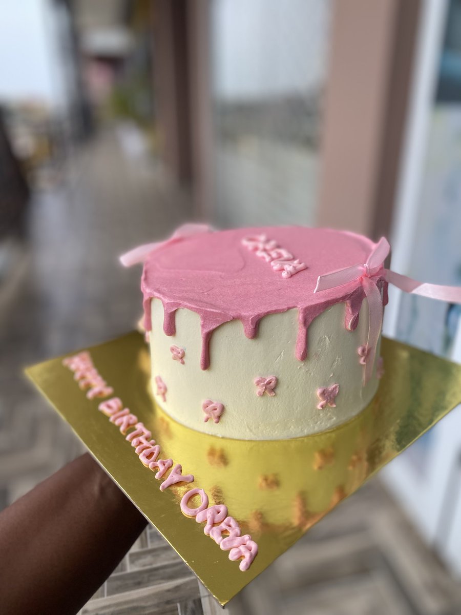 The_Slice__'s tweet photo. Look at those cute little bows 😀 https://t.co/qd6kPWXQWU