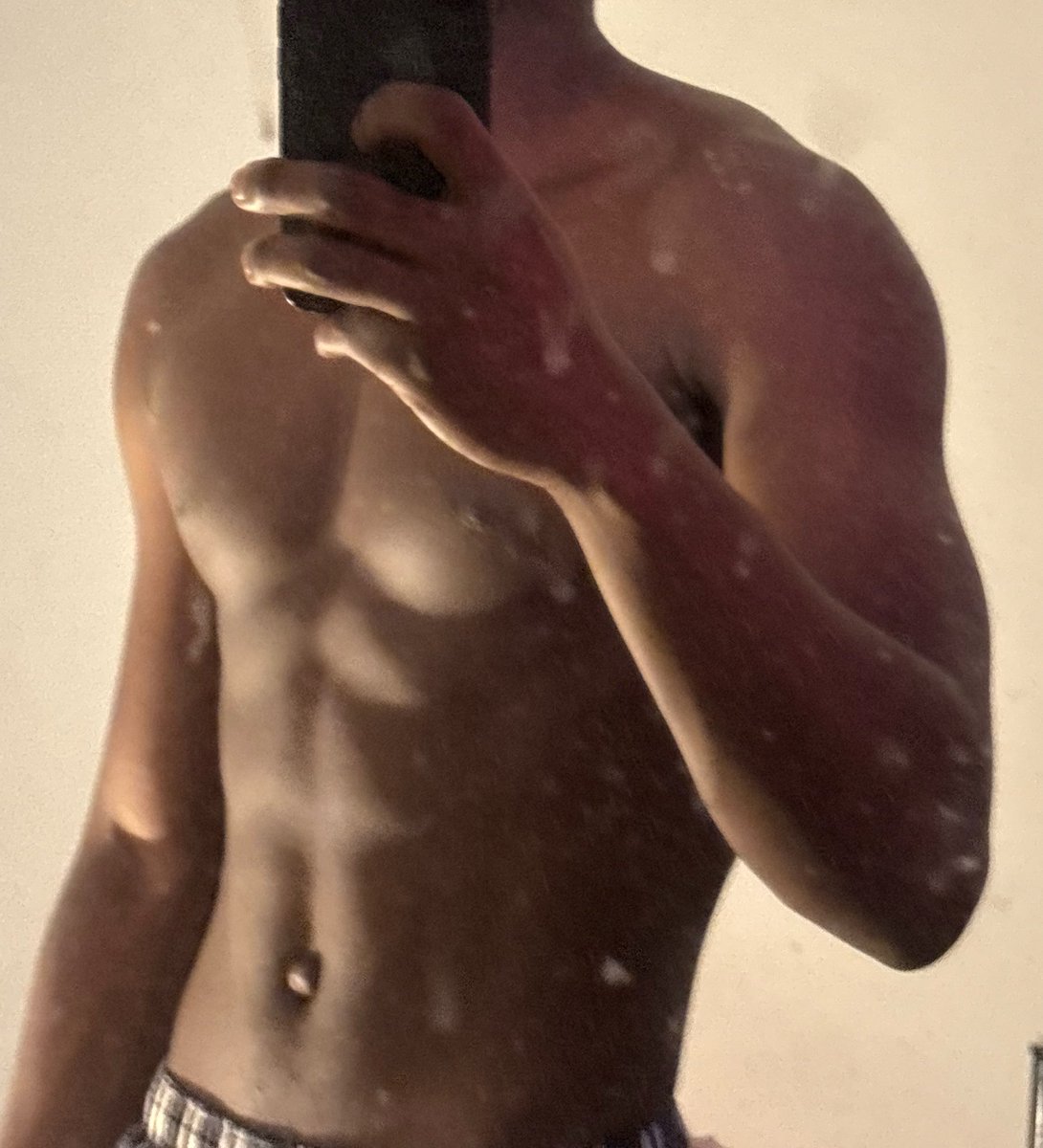 roalpha7's tweet photo. Hands around who’s neck🥴 #chudai #Chudaï #nyc #NYC #ny #NY #bronx #Yonkers #meet #hookup https://t.co/7V2Oll9Znj