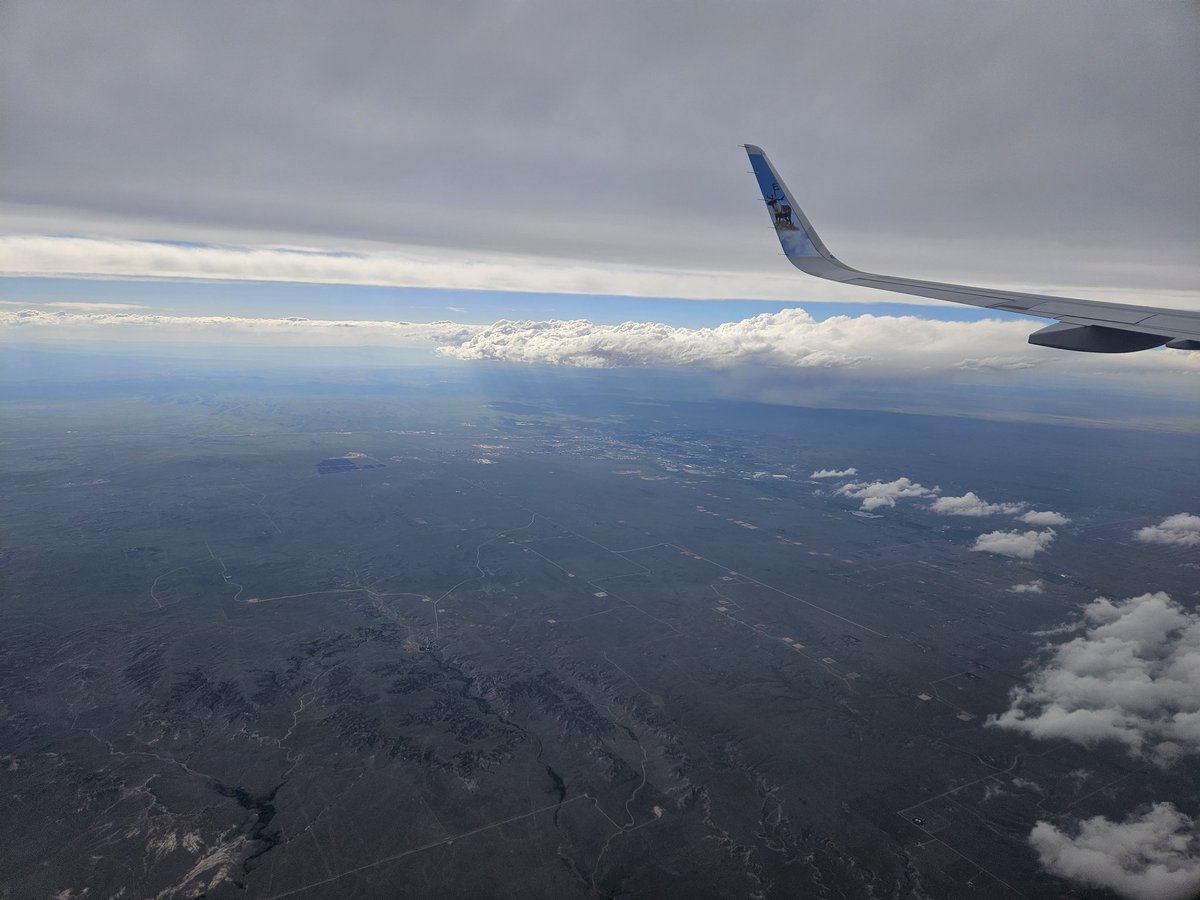 mlconverse07's tweet photo. Forgot to finish this very long day.
Here's the pictures from Denver to Chicago.
Take off and landing. https://t.co/EIKeVlTjWi
