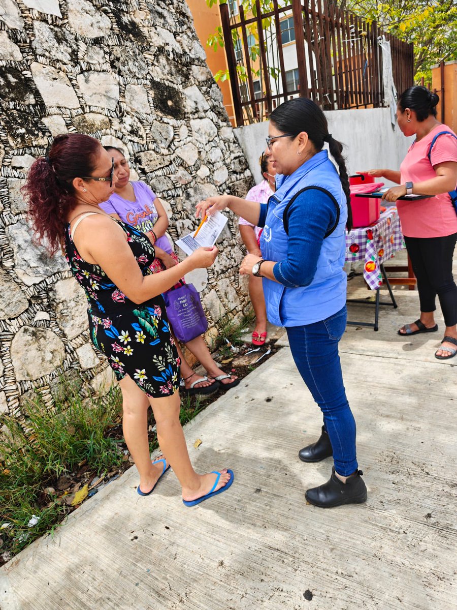 ifdpcampeche's tweet photo. El IFDP Campeche realizó brigada en Ampliación Samulá para orientar sobre el derecho al agua y sus servicios gratuitos. 💧⚖️
#IFDP #Campeche #Derechos https://t.co/kygfkJ5GJD