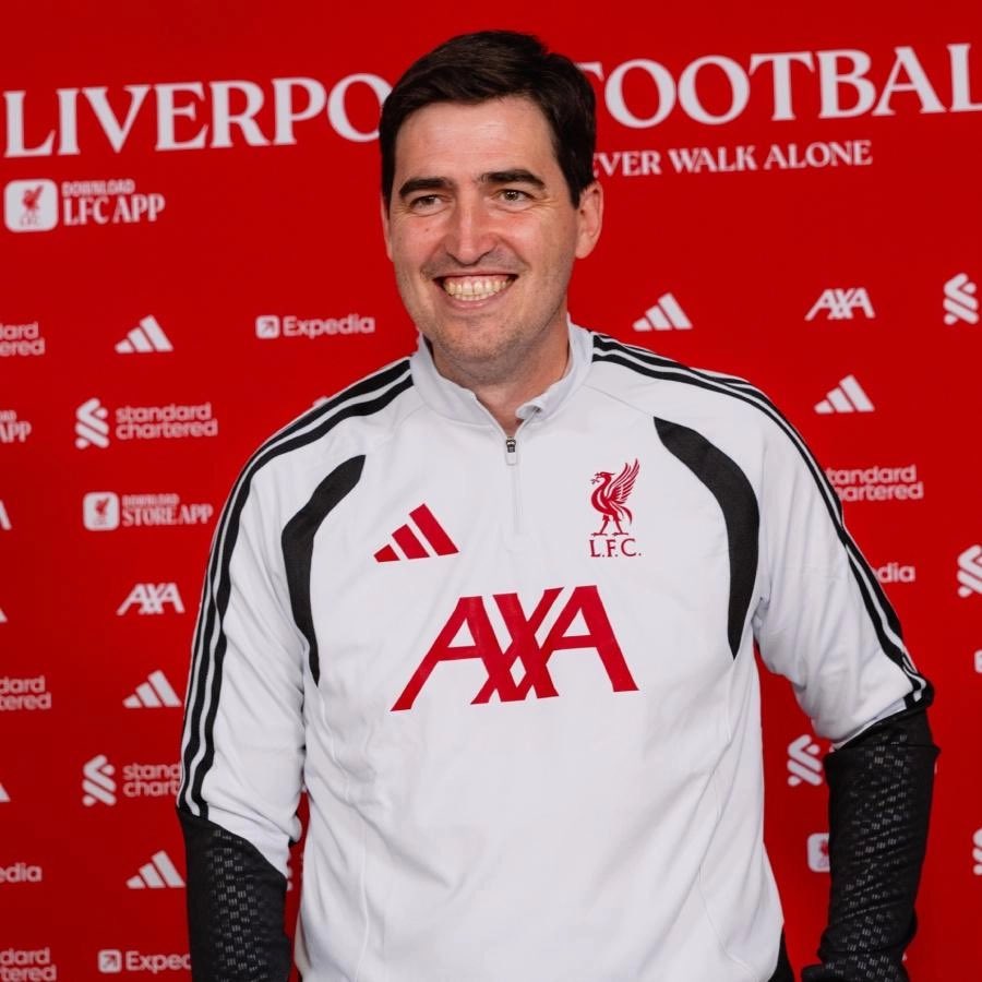 SamueILFC's tweet photo. I’m so happy we made the appointment of Iraola. A new head coach with a new fresh set of ideas, a new voice to listen and get behind with and who gets the philosophy of the club. 

I’m so excited for this new era. https://t.co/ac2JiO3PUz