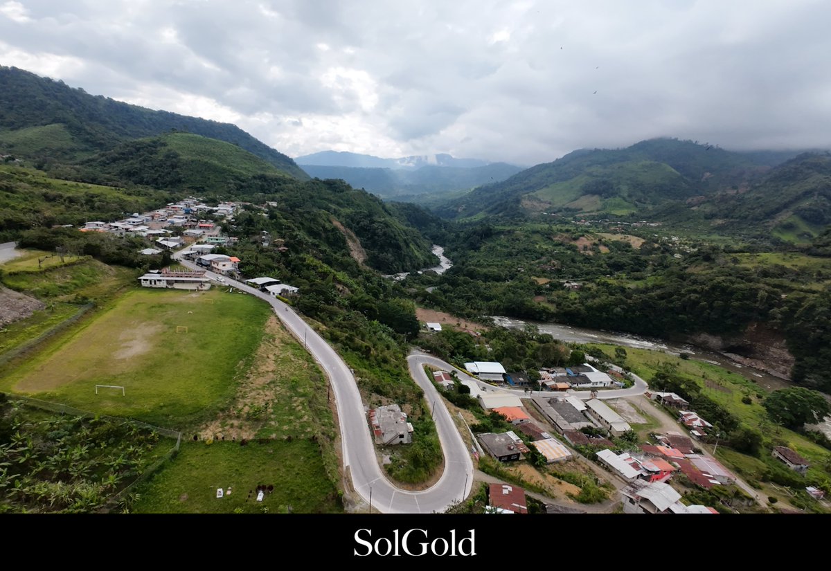 SolGoldEc's tweet photo. SolGold, a través de ENSA, reafirma su compromiso con el desarrollo local.

Junto al Municipio de Ibarra y el GAD Parroquial de La Carolina, realizamos la obra de adoquinado del tramo Rocafuerte – Chínambí, que beneficia directamente a más de 700 habitantes de la zona.

Esta obra fortalece la movilidad, impulsa las actividades productivas y contribuye al desarrollo turístico y económico de la parroquia La Carolina.

Seguimos trabajando junto a las comunidades y autoridades locales para construir oportunidades que generen progreso y bienestar.

#ComprometidosConEcuador 
#SolGold 
#ENSA 
#ProyectoCascabel