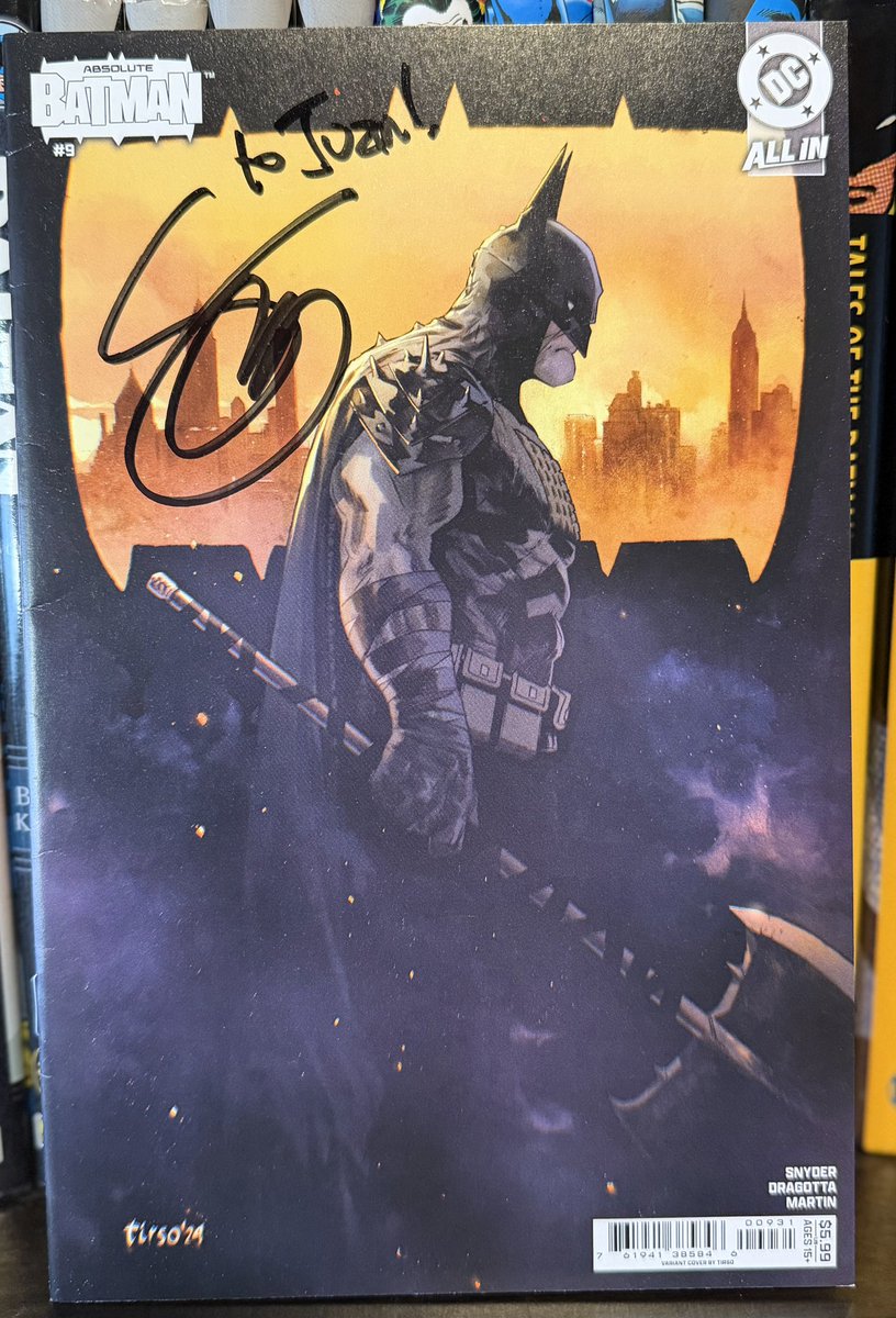 Batman_GothamBW's tweet photo. Se suma a la colección de portadas de Absolute de @TirsoCons. De momento están:
- Absolute Batman #9 (sí, firmada por @Ssnyder1835)
- Absolute Martian Manhunter #4 
- Absolute Green Lantern #5
- Absolute Superman #10

Próximo objetivo: Absolute Wonder Woman #10 👀🔜 https://t.co/RiI3lBBxJ2