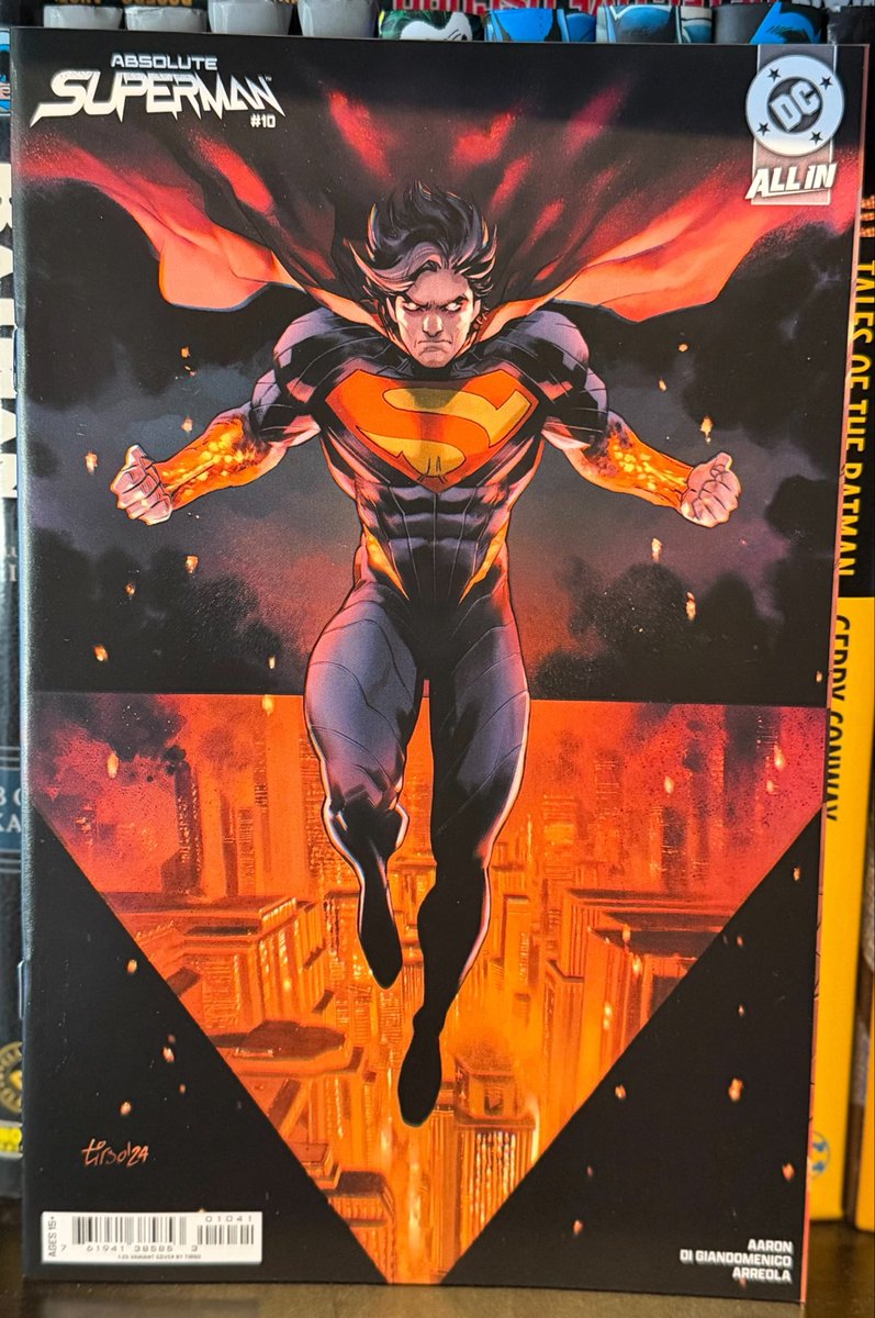 Batman_GothamBW's tweet photo. Se suma a la colección de portadas de Absolute de @TirsoCons. De momento están:
- Absolute Batman #9 (sí, firmada por @Ssnyder1835)
- Absolute Martian Manhunter #4 
- Absolute Green Lantern #5
- Absolute Superman #10

Próximo objetivo: Absolute Wonder Woman #10 👀🔜 https://t.co/RiI3lBBxJ2