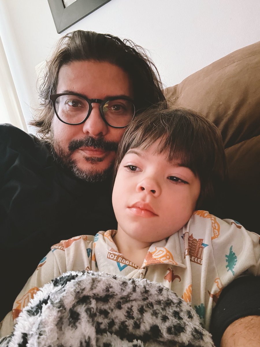 dhsbrasil's tweet photo. Aquela manhã preguiça com o filhote ❤️ https://t.co/hLQ08cJ2UM