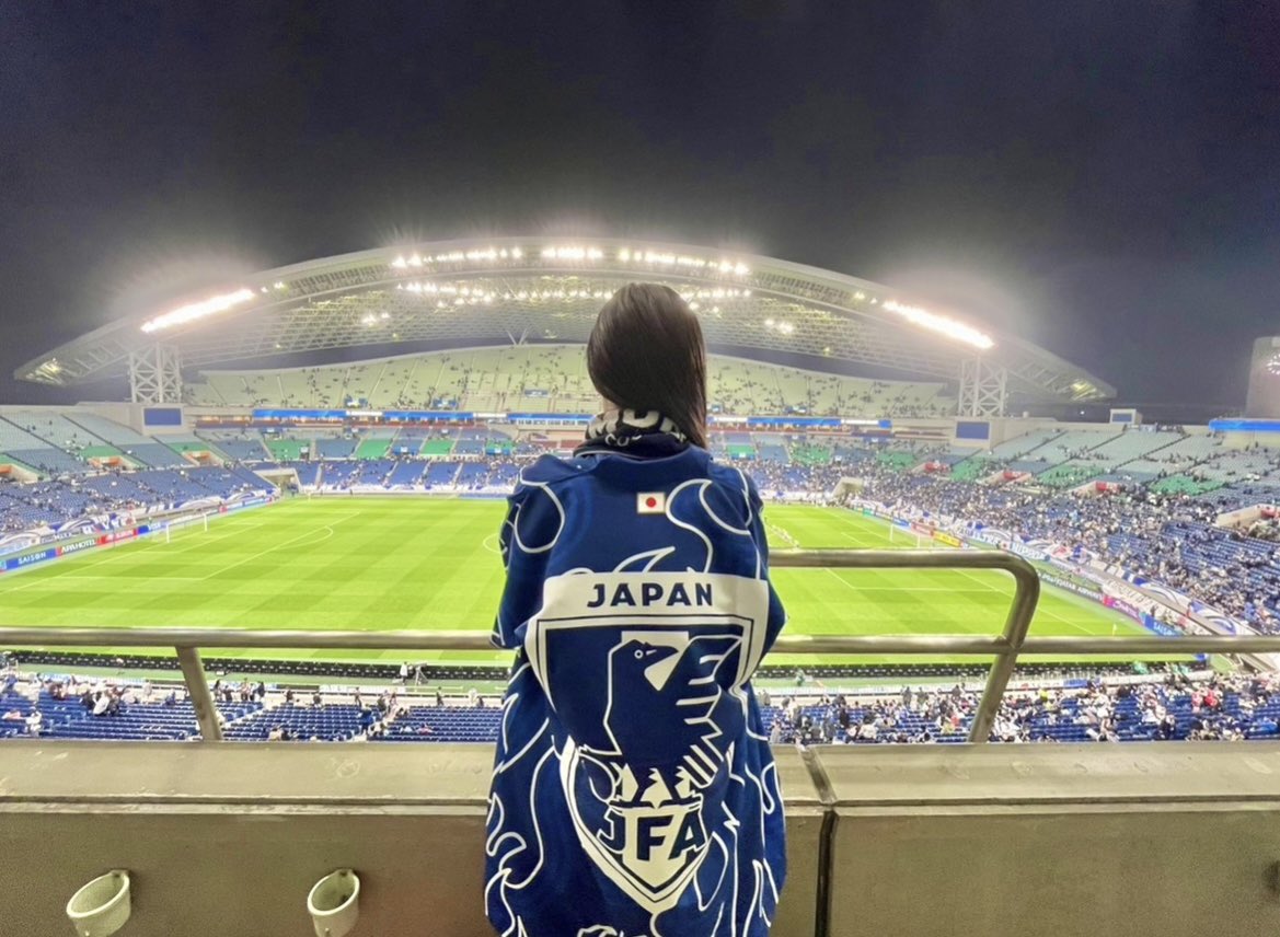 luka_modo's tweet photo. 私も背中に日本を背負って応援します‼︎
誰かを「推す」って自分の「推進力」になるからいつもパワーもらってます♡

＃ひとつになるから強くなる
＃サッカー日本代表 https://t.co/x6Fdg4Qr9K