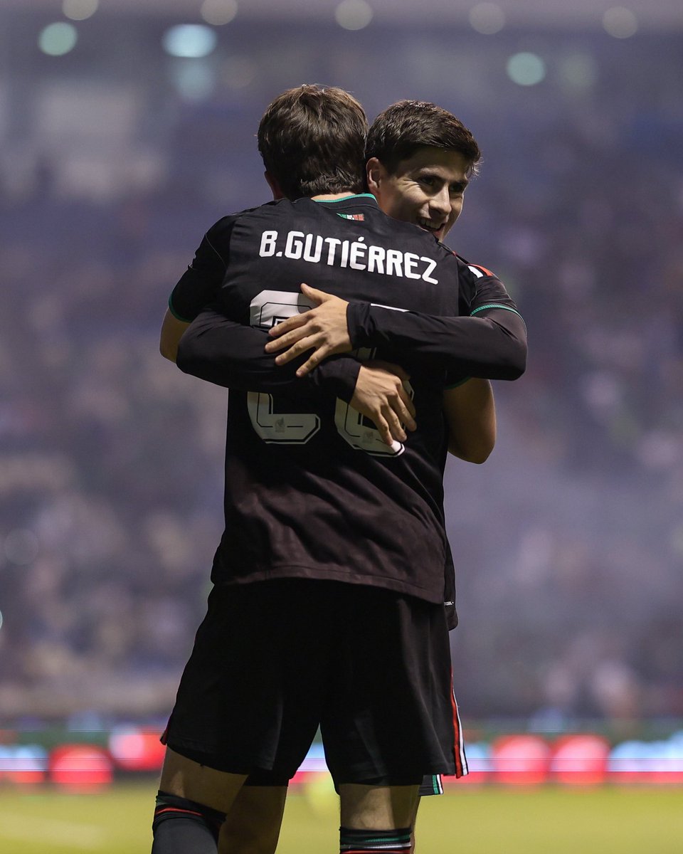 Chivas's tweet photo. 🇲🇽❤️ https://t.co/pyWYkCoWs2