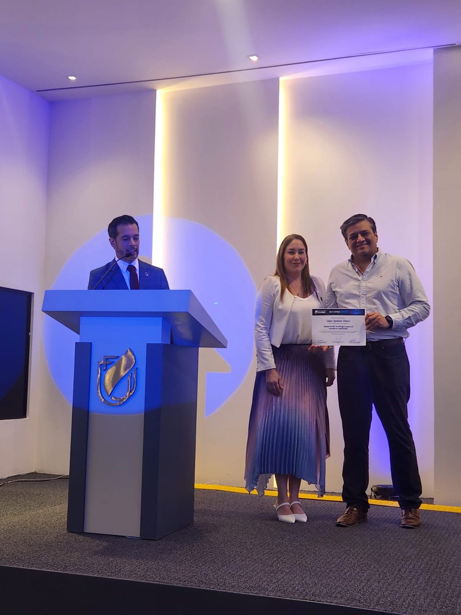 elandivar's tweet photo. Gracias por la invitación de @UnivEcotec para abrir sus charlas de innovación y tecnología orientadas a tecnologías de sostenibilidad. 

Presentes con #Yubox #IoT!

Muy buen nivel! https://t.co/sF8cjyVsXi